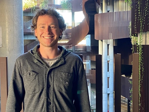 Daniel Rowland Headshot